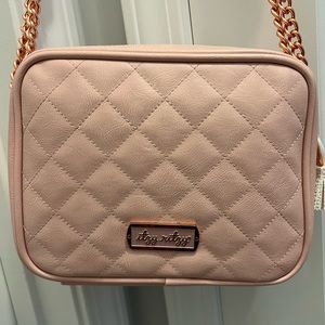 Itzy Ritzy diaper bag purse in pink!! No longer sold. Like new condition.